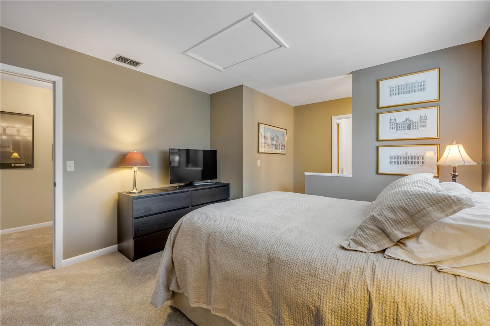 Image 16 of 37 For 1120 Portland Avenue 9