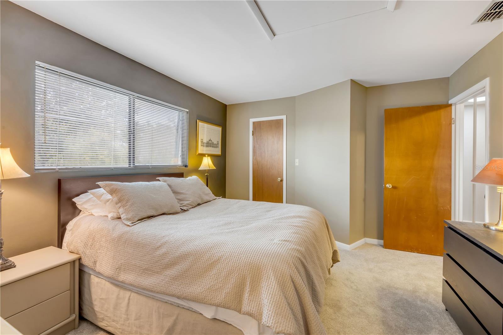 Image 17 of 37 For 1120 Portland Avenue 9