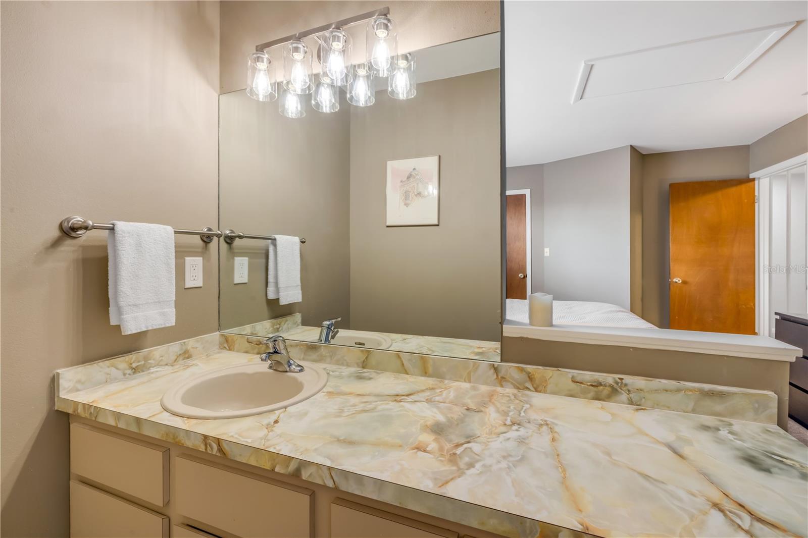 Image 19 of 37 For 1120 Portland Avenue 9