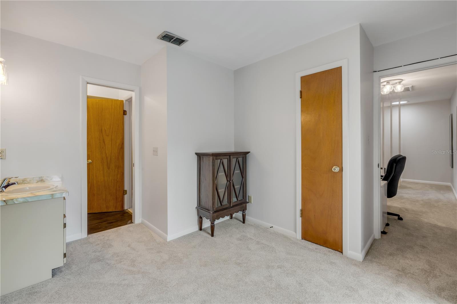 Image 23 of 37 For 1120 Portland Avenue 9