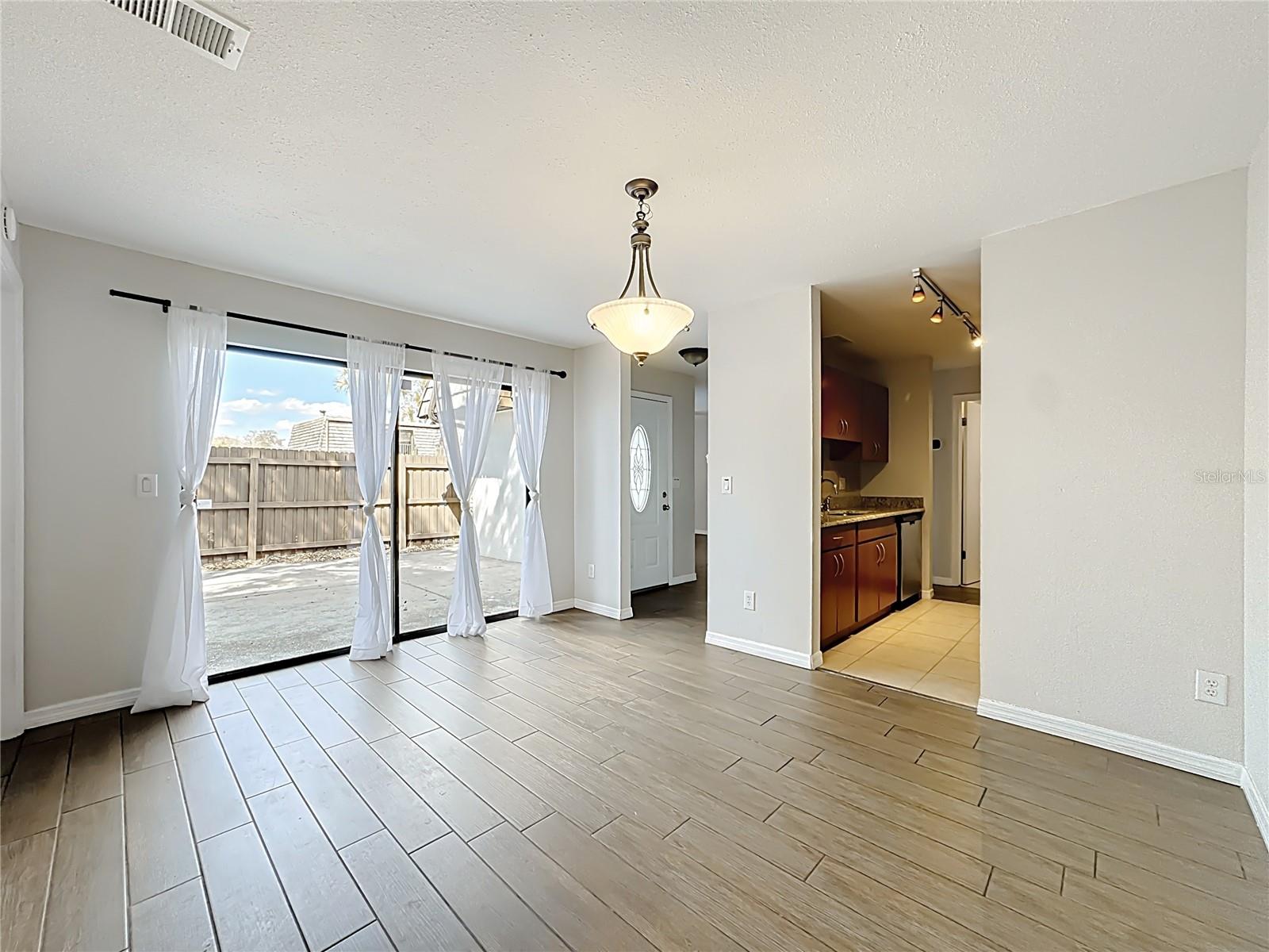 Image 10 of 29 For 1515 Winter Green Boulevard