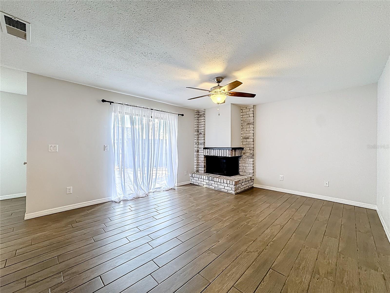 Image 7 of 29 For 1515 Winter Green Boulevard