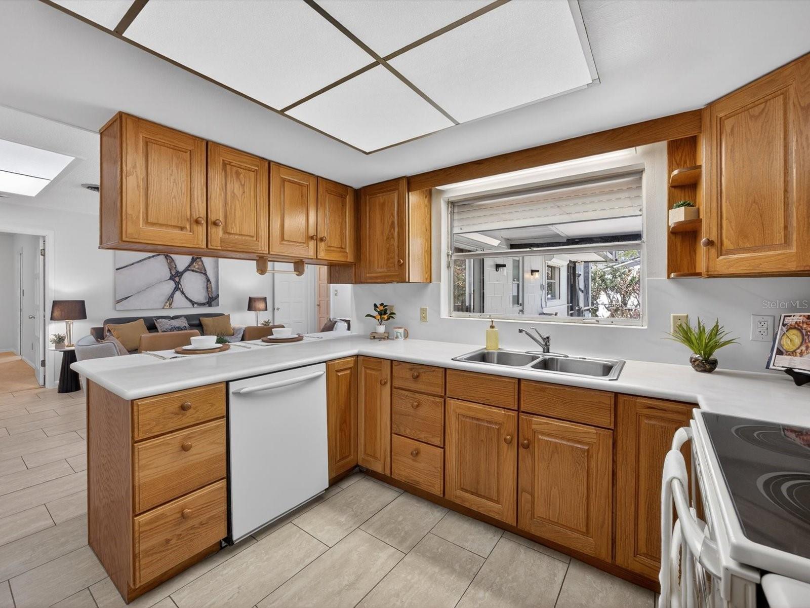 Image 6 of 46 For 2625 Summerfield Road