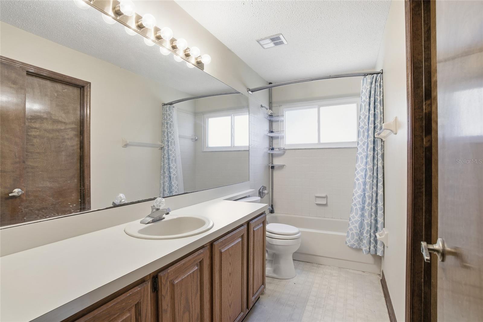 Image 19 of 40 For 10225 Evening Trail Drive