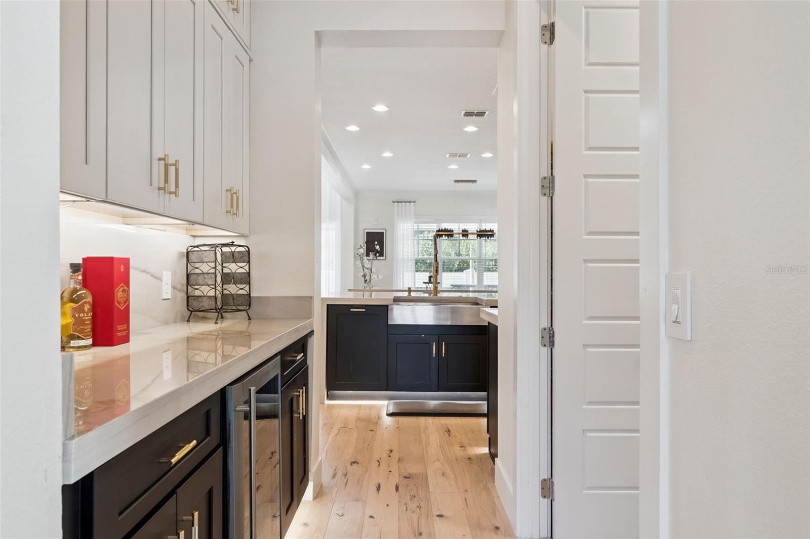 Image 16 of 53 For 12618 Snell Lane