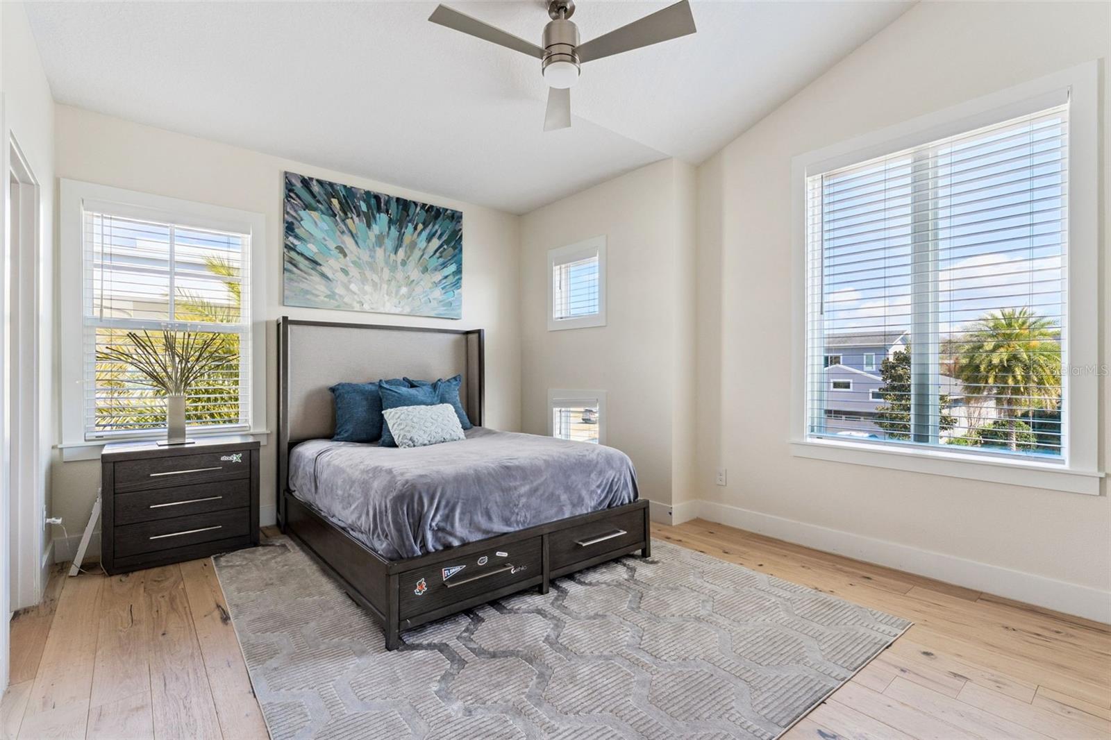 Image 30 of 53 For 12618 Snell Lane