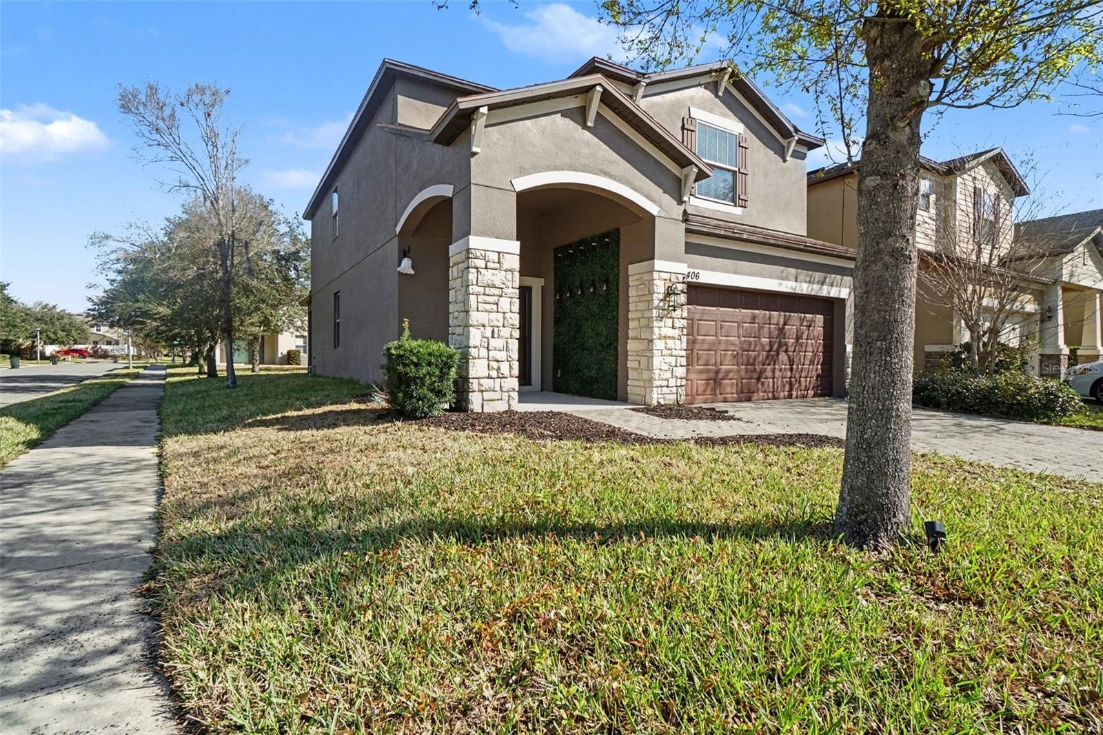 Image 2 of 15 For 406 Capron Ash Loop