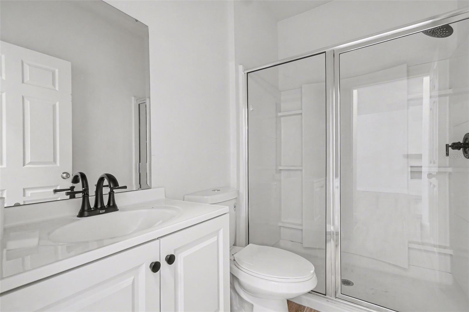 Image 7 of 15 For 406 Capron Ash Loop