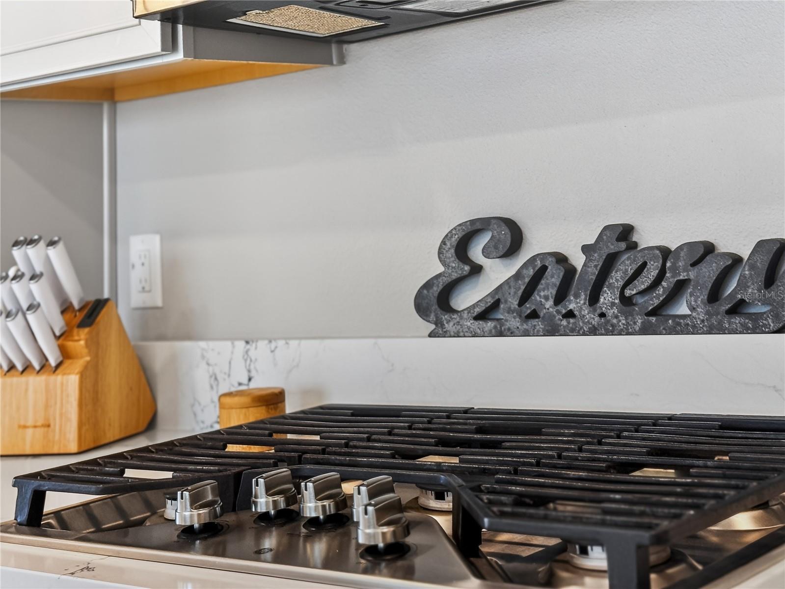 Image 11 of 31 For 1673 Suttonset Trail