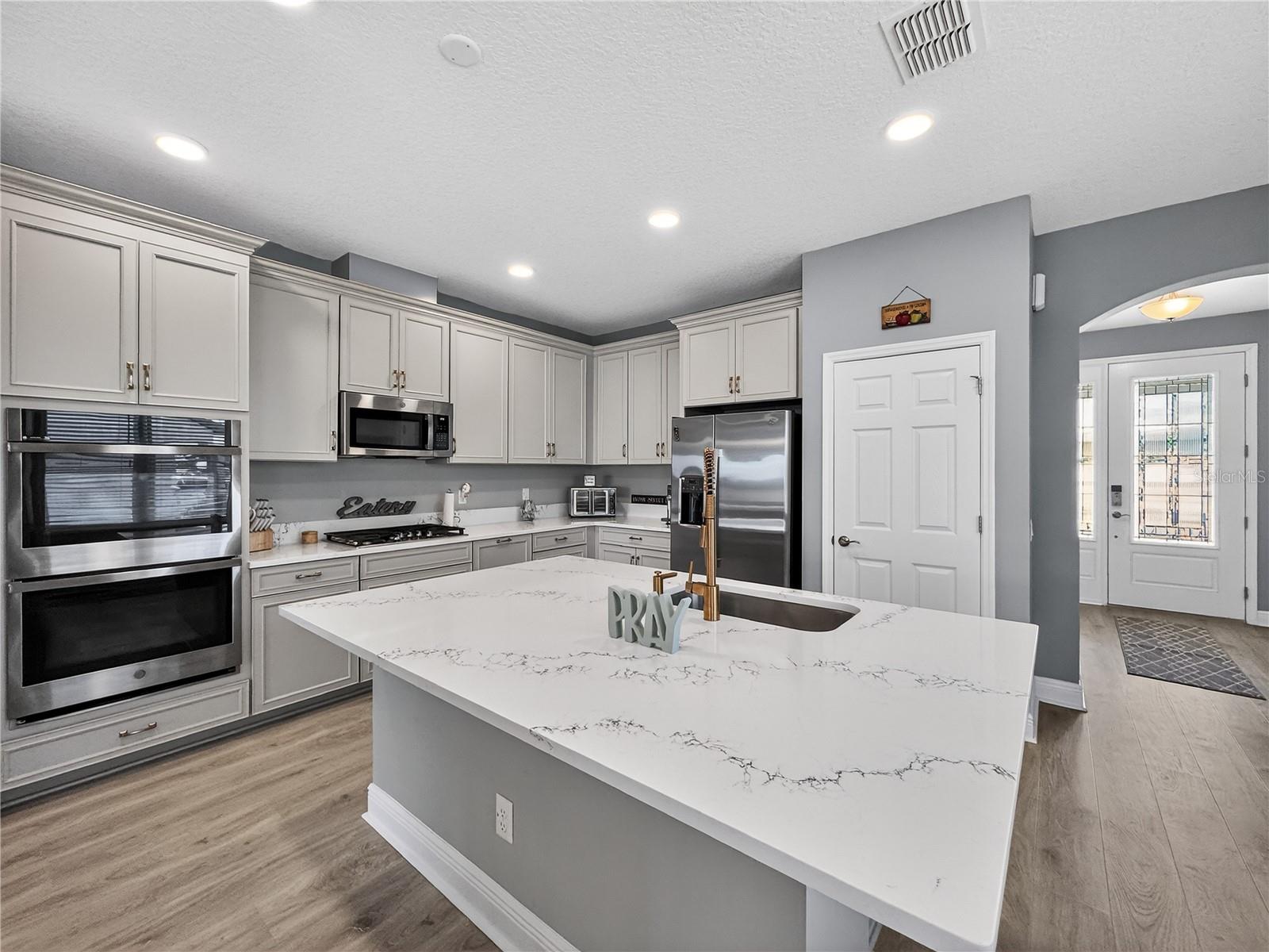 Image 8 of 31 For 1673 Suttonset Trail