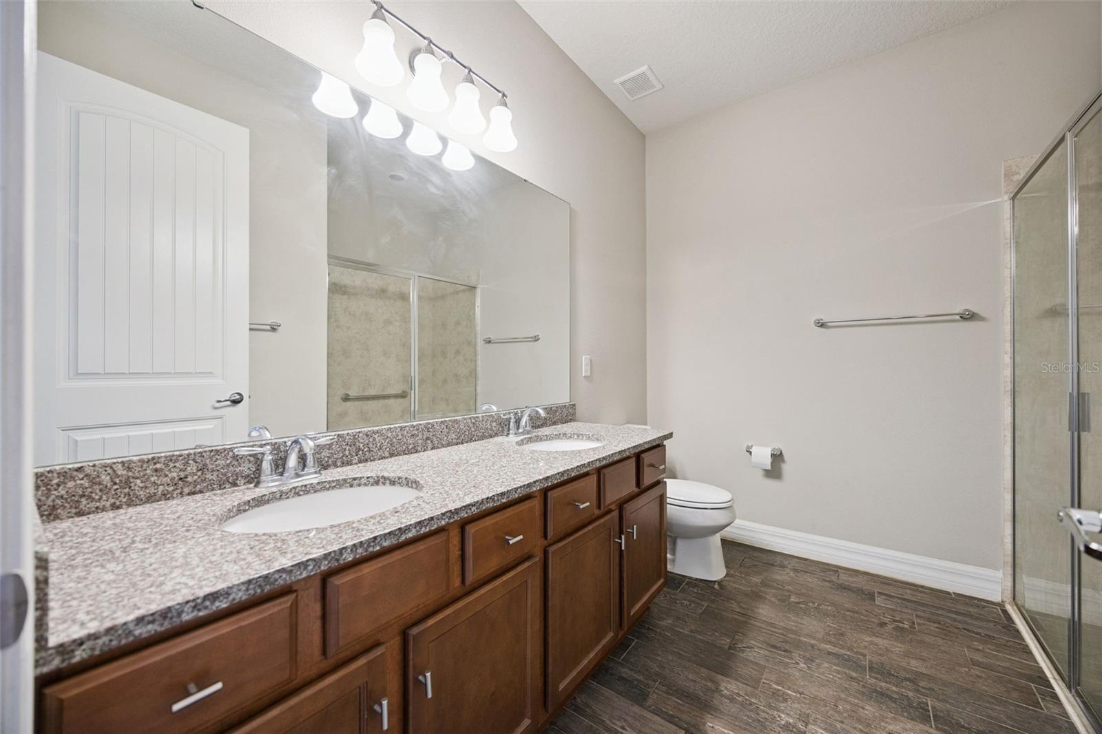 Image 32 of 65 For 5000 Hartwell Court