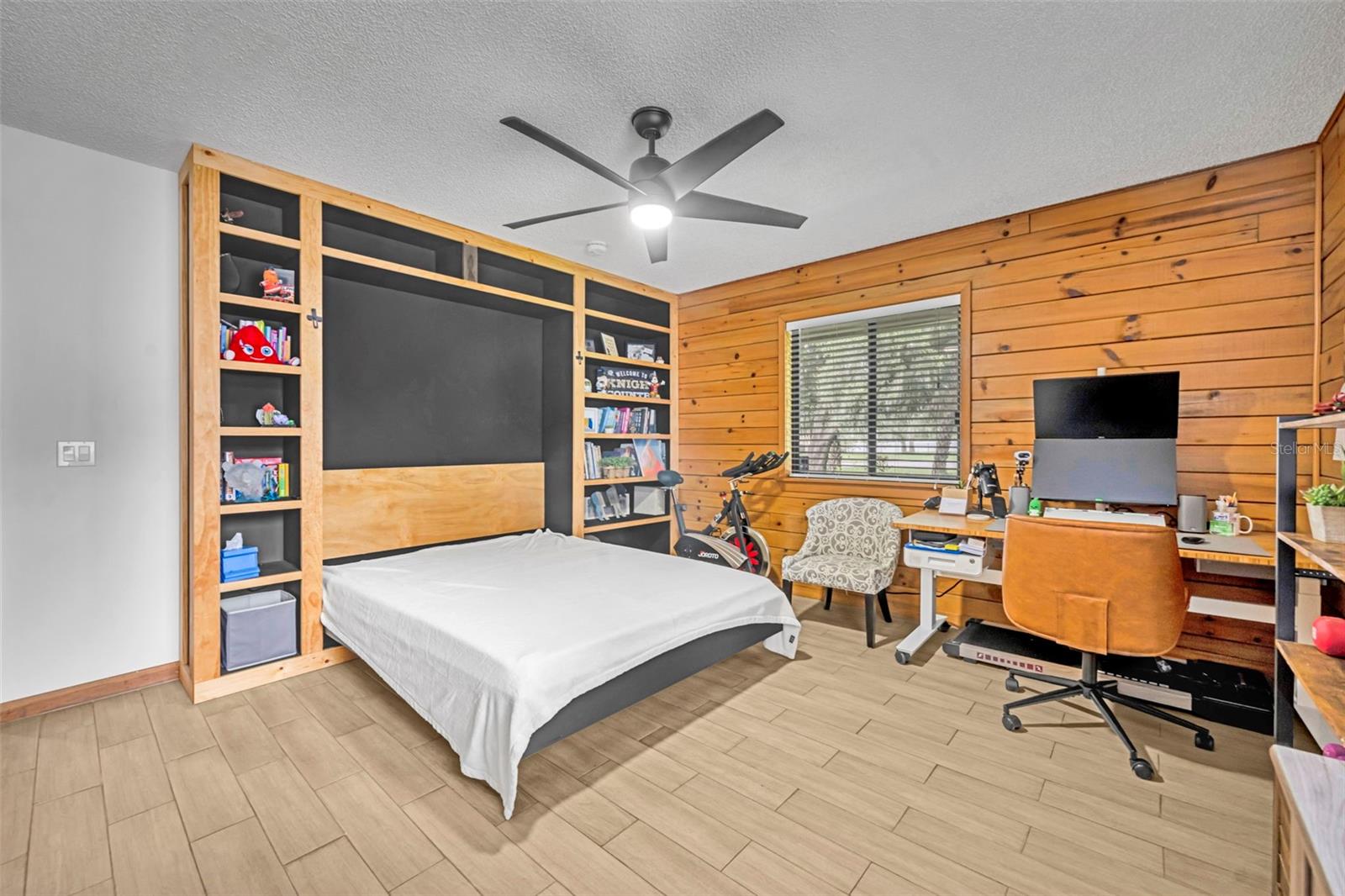 Image 17 of 31 For 100 Ross Lake Lane