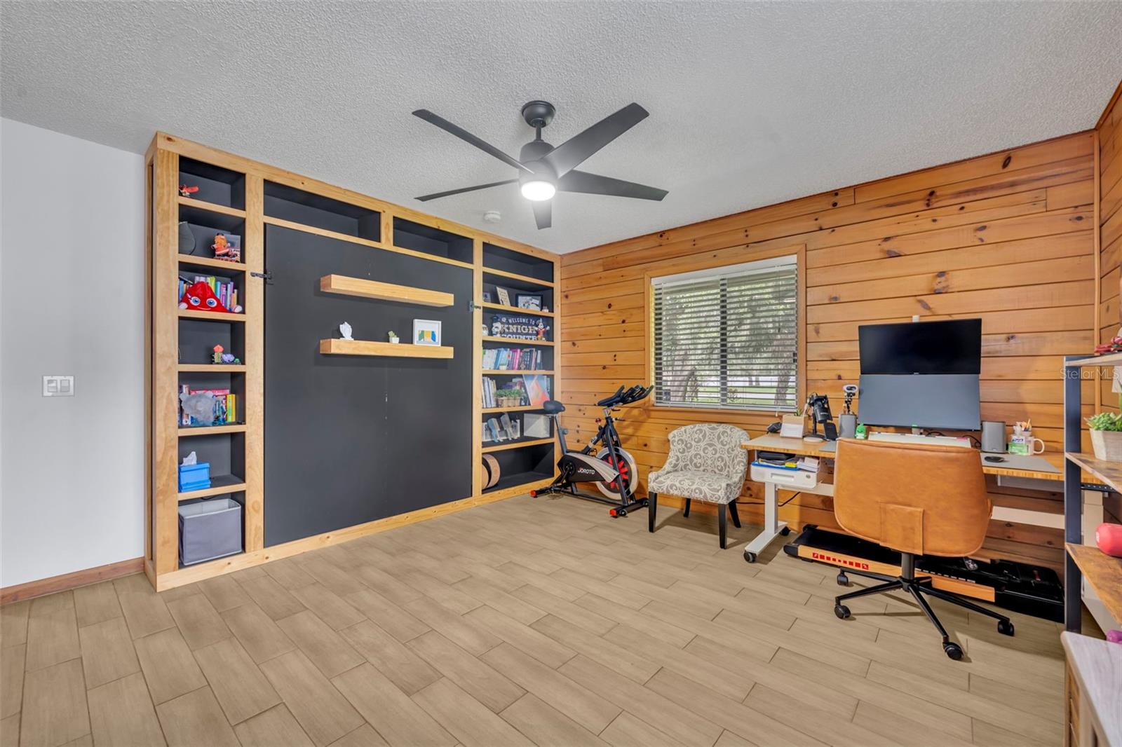 Image 18 of 31 For 100 Ross Lake Lane