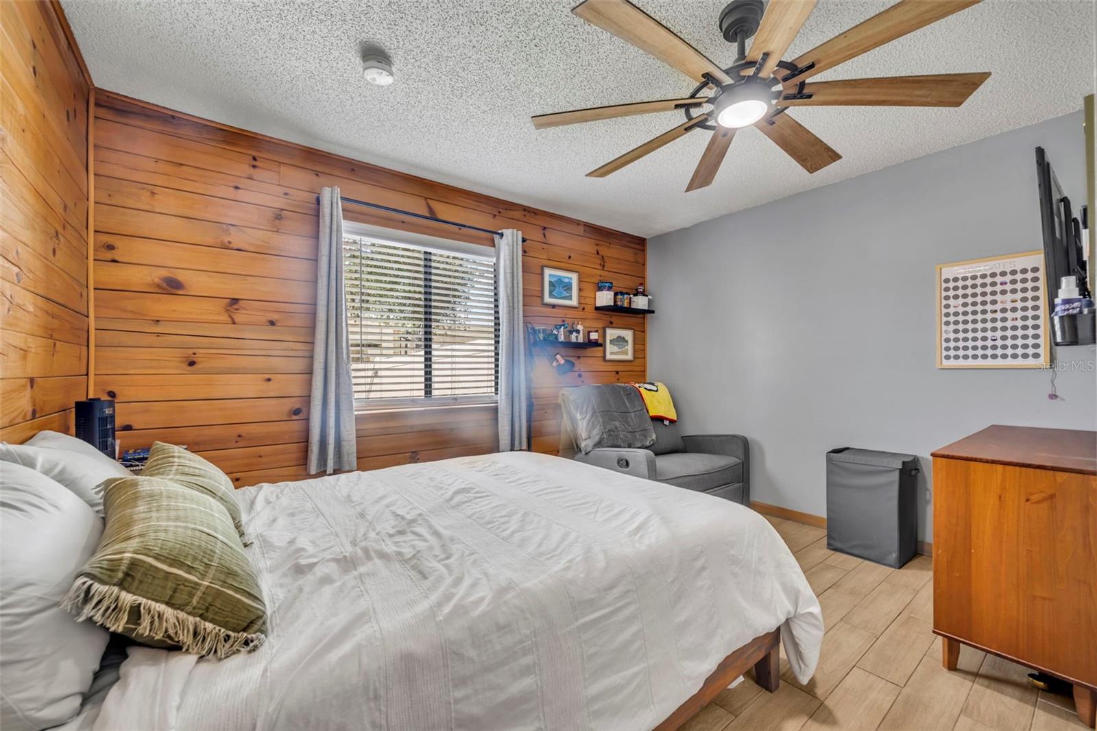 Image 20 of 31 For 100 Ross Lake Lane