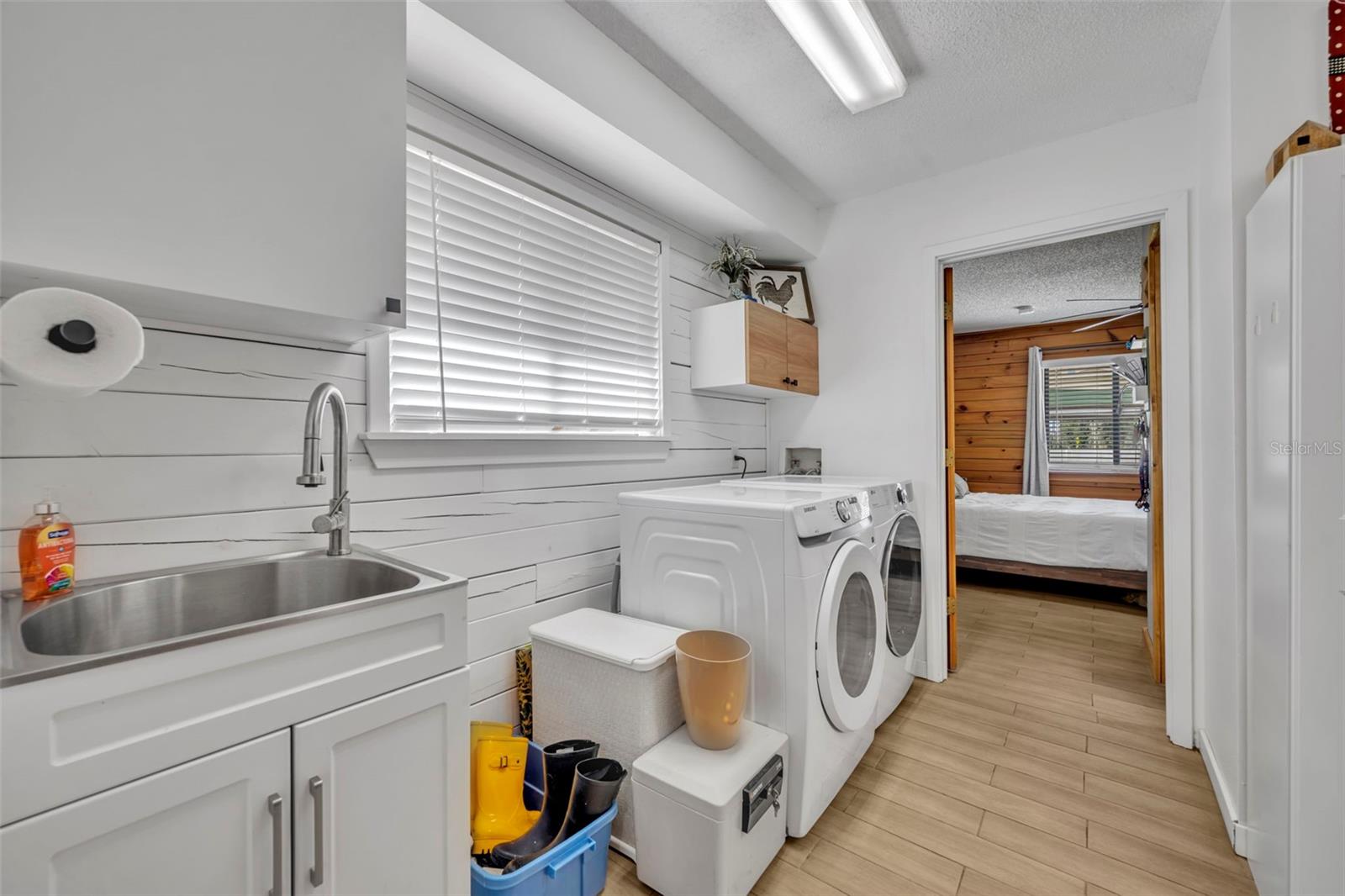 Image 21 of 31 For 100 Ross Lake Lane