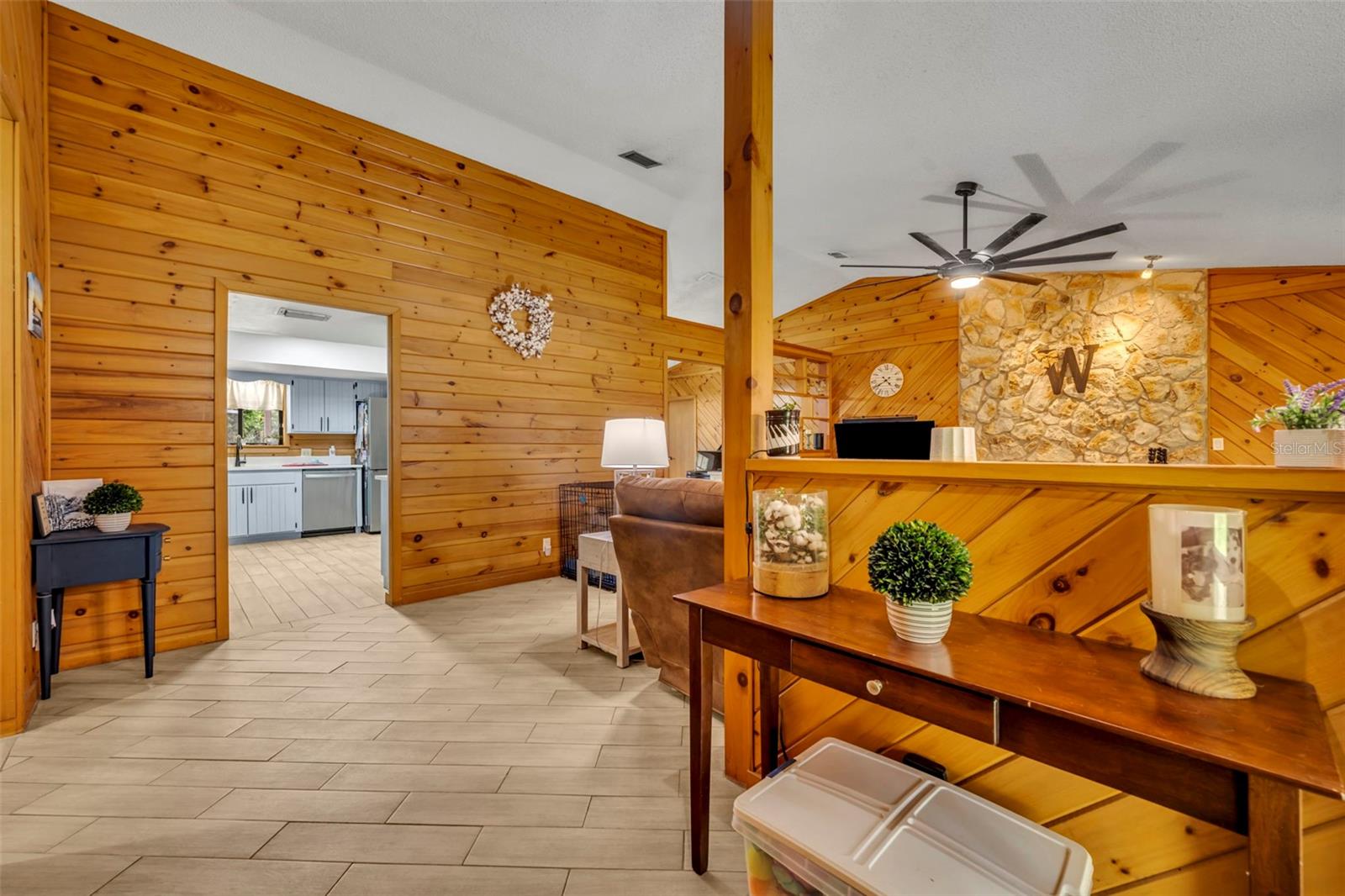 Image 3 of 31 For 100 Ross Lake Lane