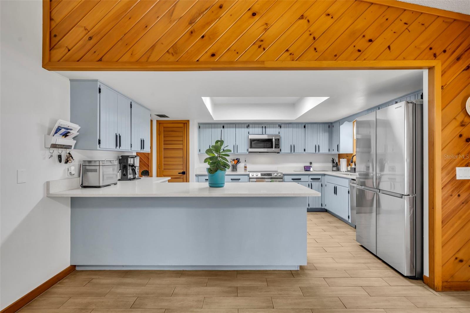 Image 9 of 31 For 100 Ross Lake Lane