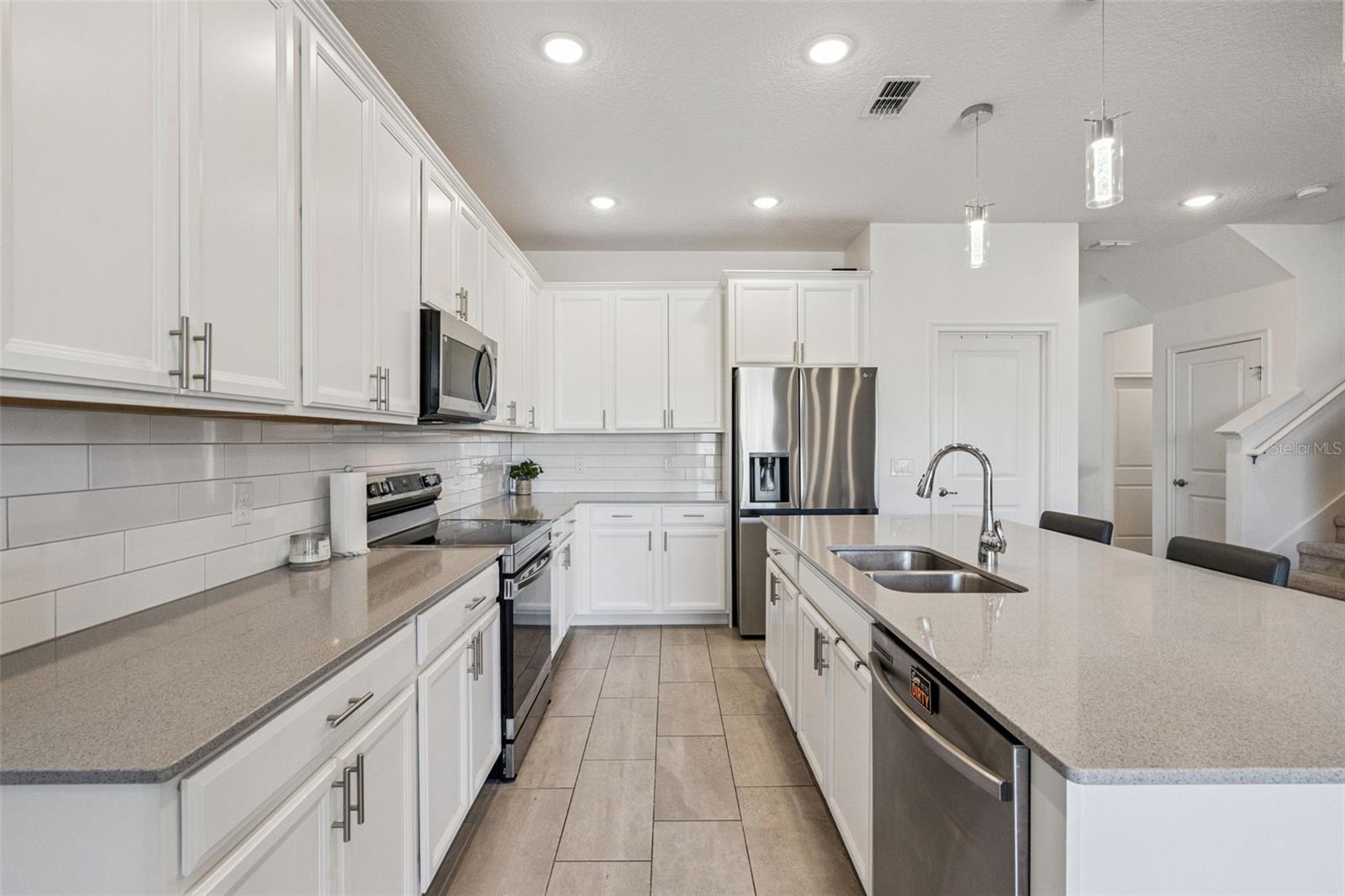 Image 7 of 39 For 609 Fortuna Drive