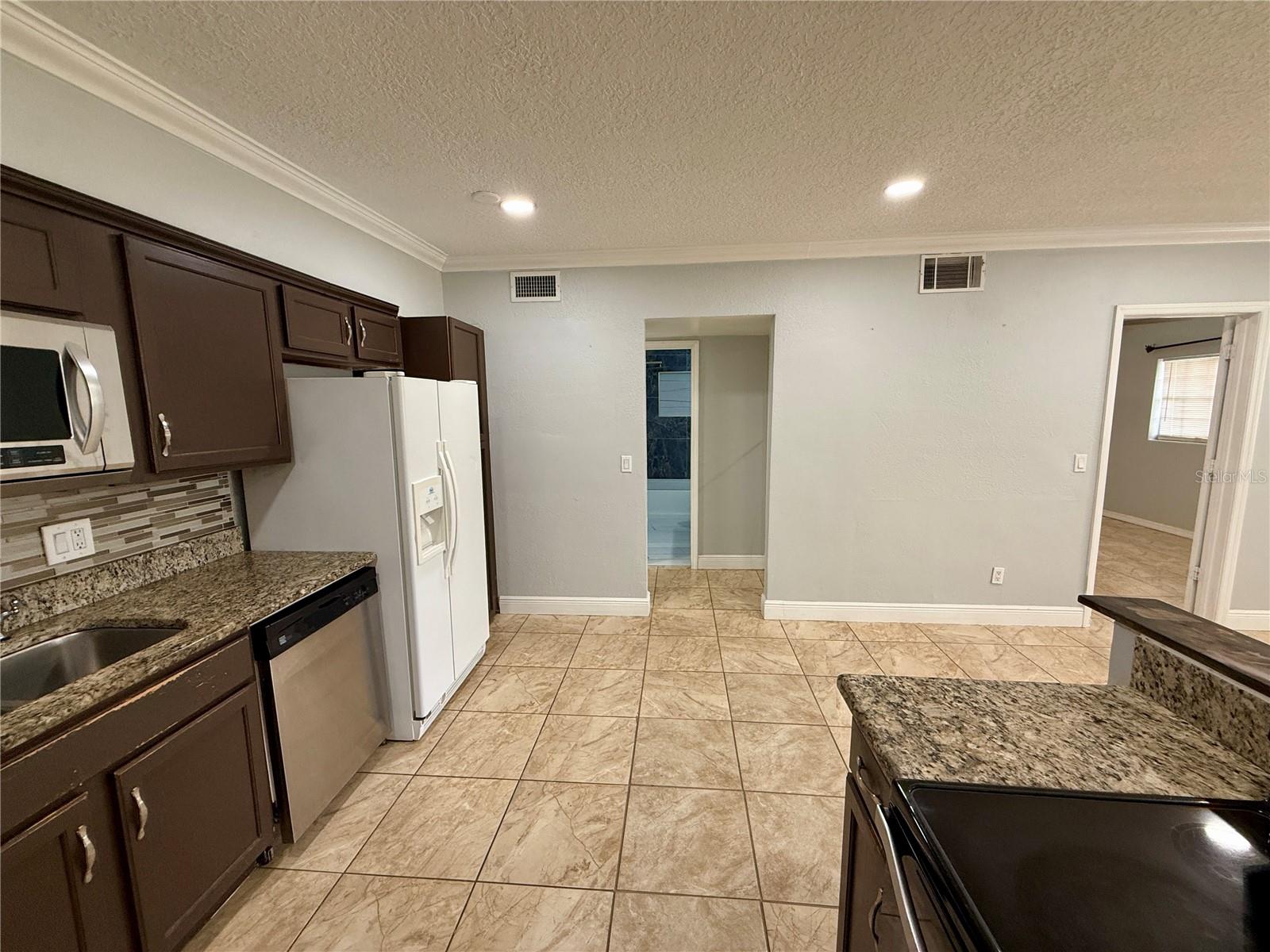 Image 16 of 23 For 139 Mayfair Circle