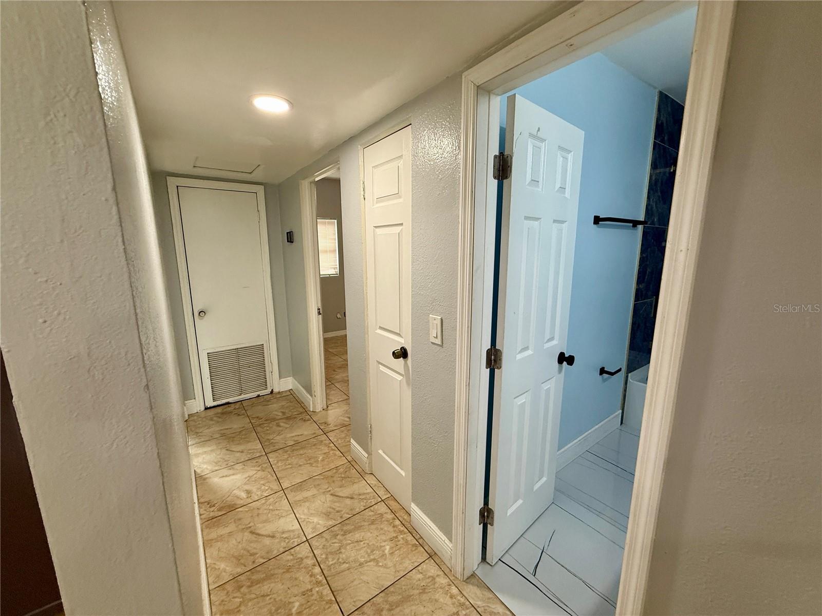 Image 17 of 23 For 139 Mayfair Circle