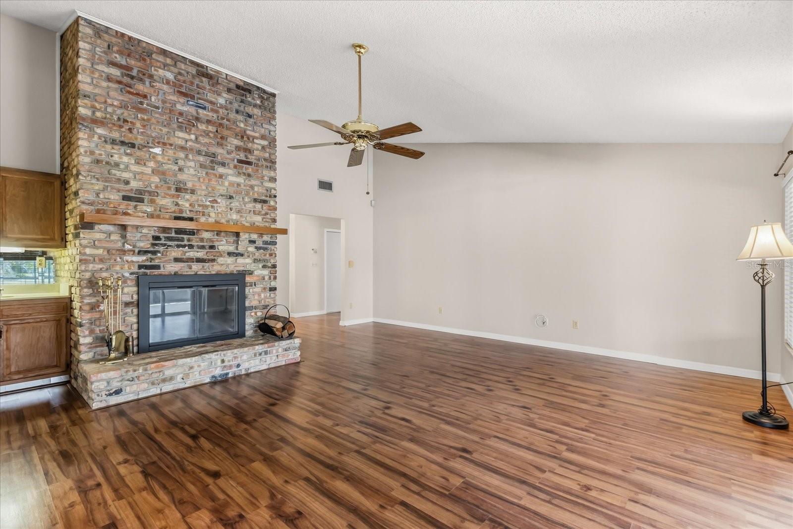 Image 10 of 38 For 2980 Demaret Drive