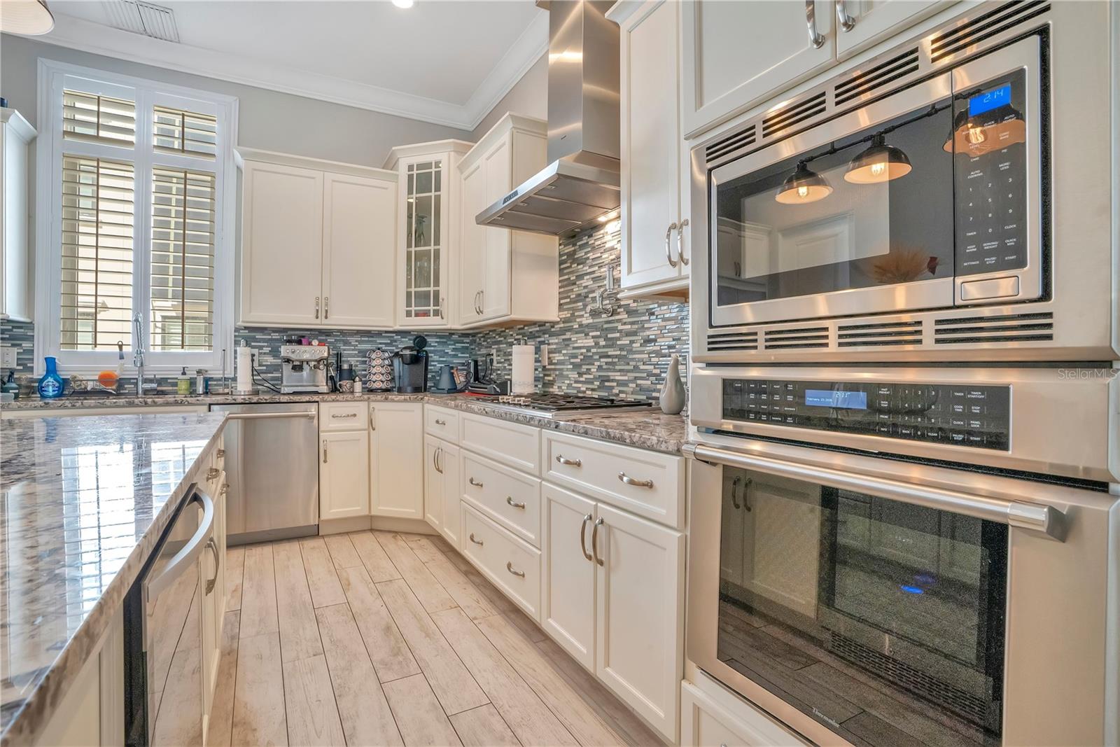 Image 15 of 42 For 665 Jackson Street