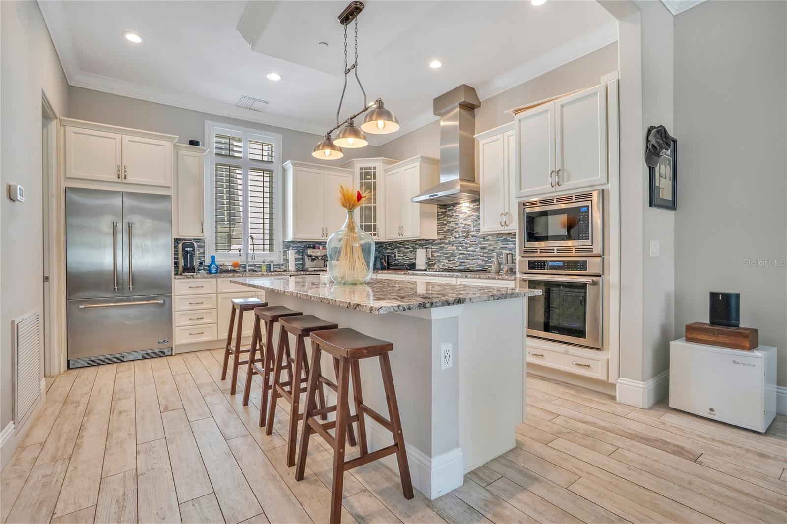 Image 16 of 42 For 665 Jackson Street