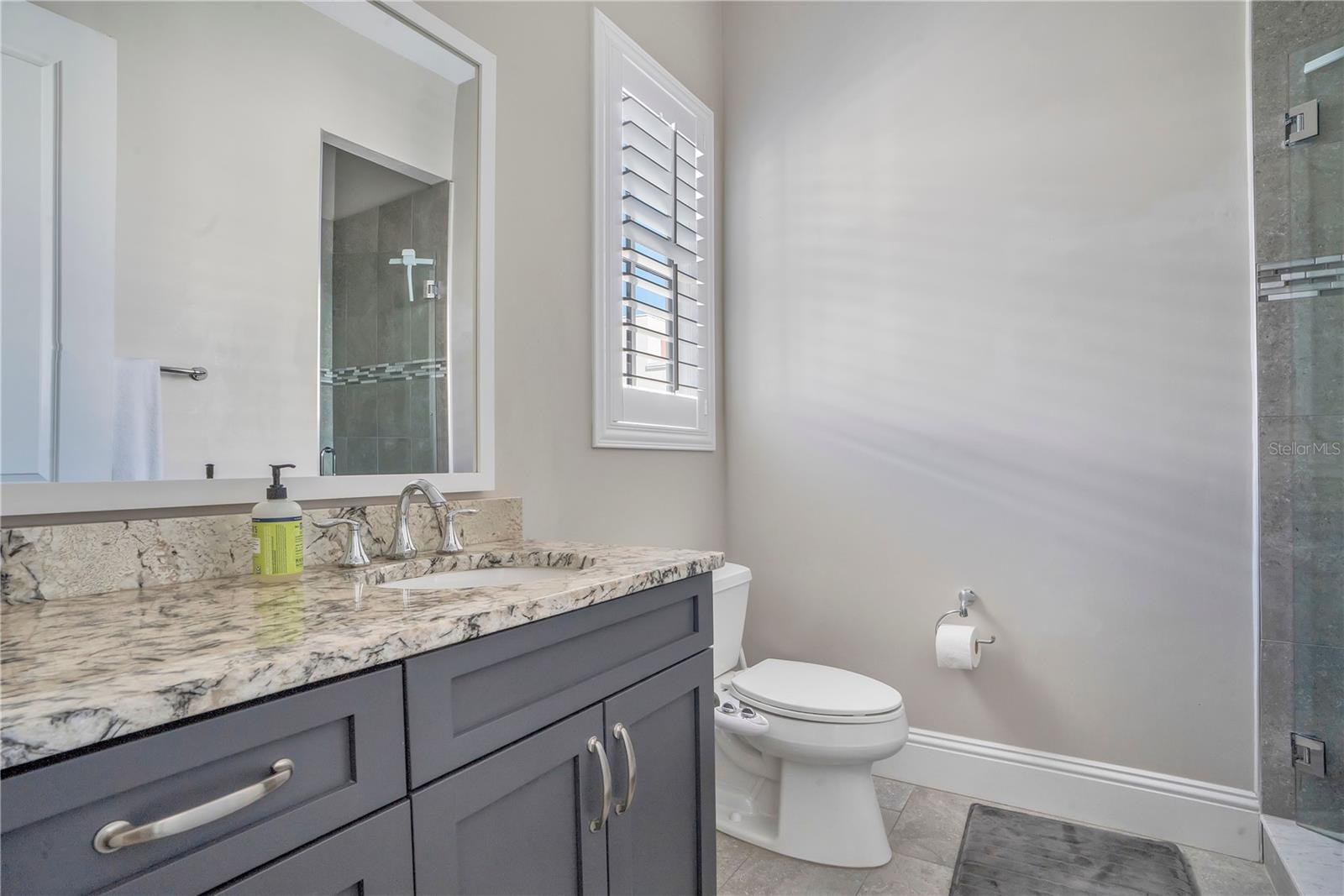 Image 24 of 42 For 665 Jackson Street