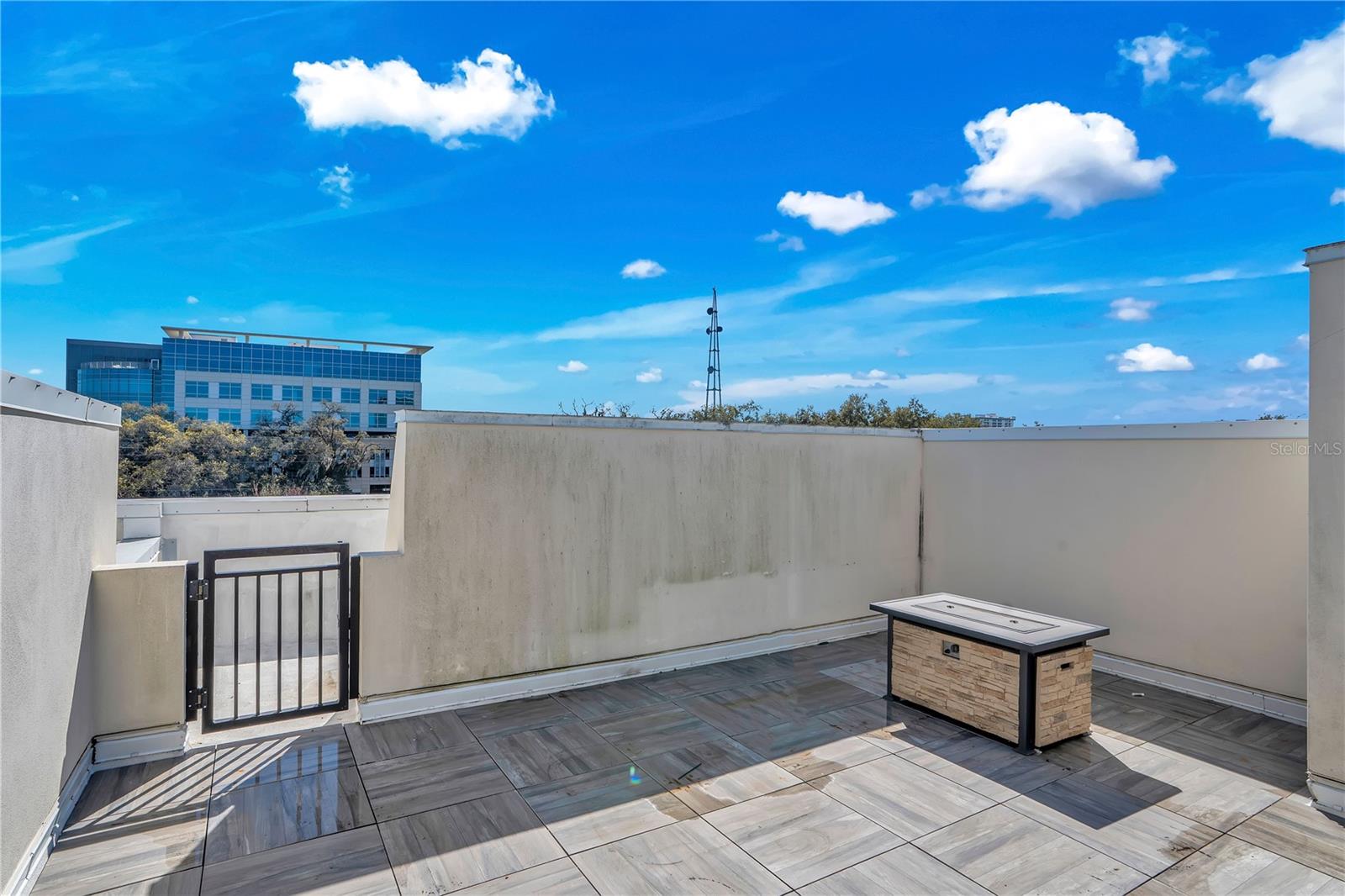 Image 32 of 42 For 665 Jackson Street