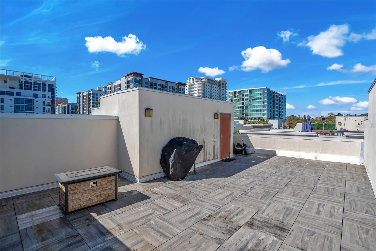 Image 33 of 42 For 665 Jackson Street