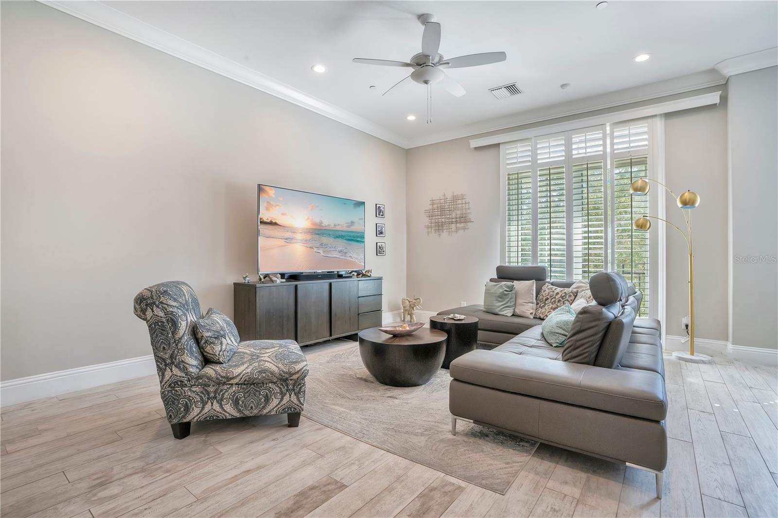 Image 7 of 42 For 665 Jackson Street