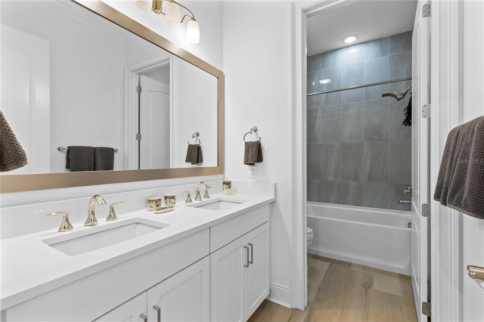 Image 30 of 50 For 13337 Alderley Drive