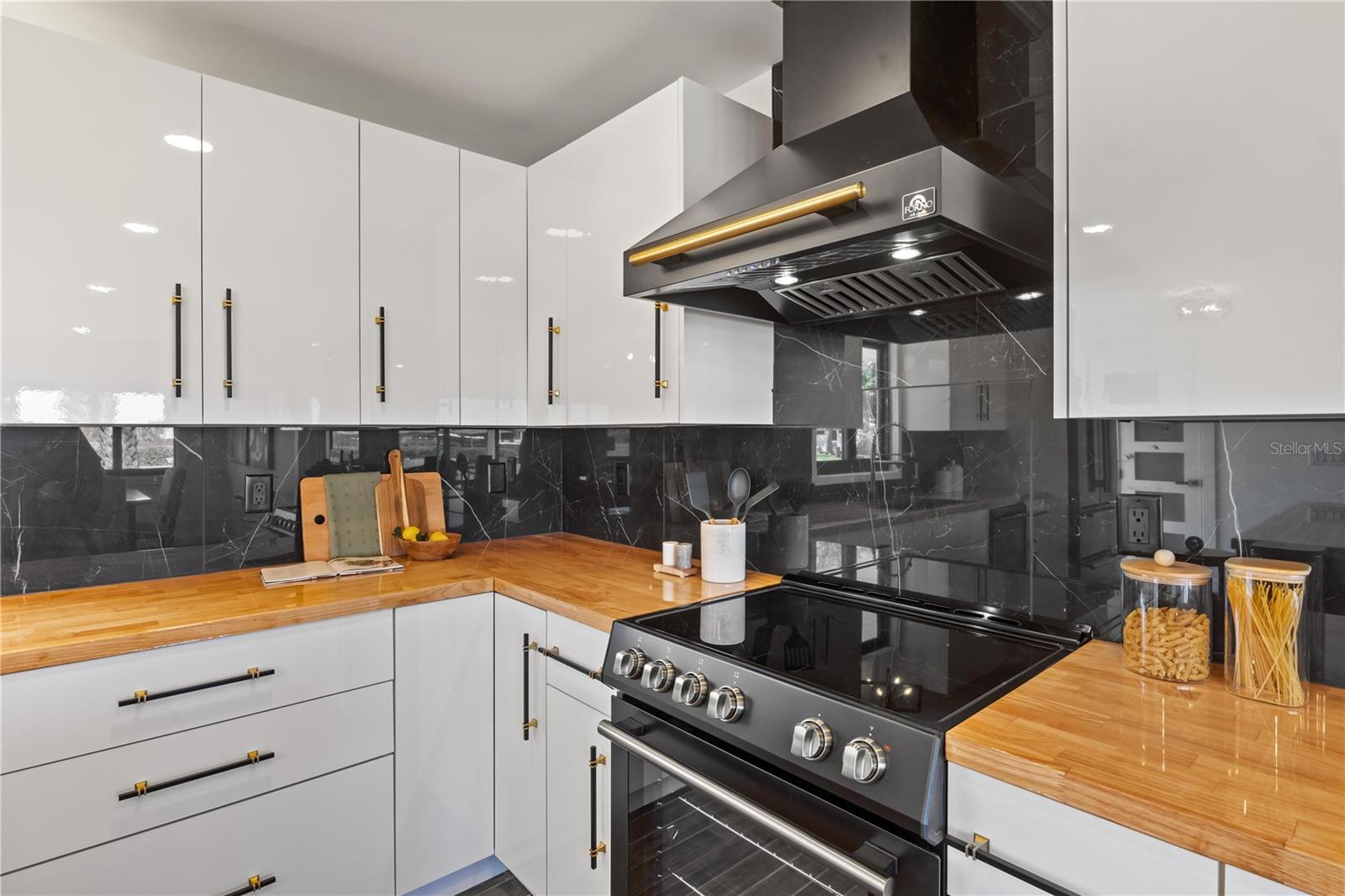 Image 10 of 61 For 203 Parkwood Lane