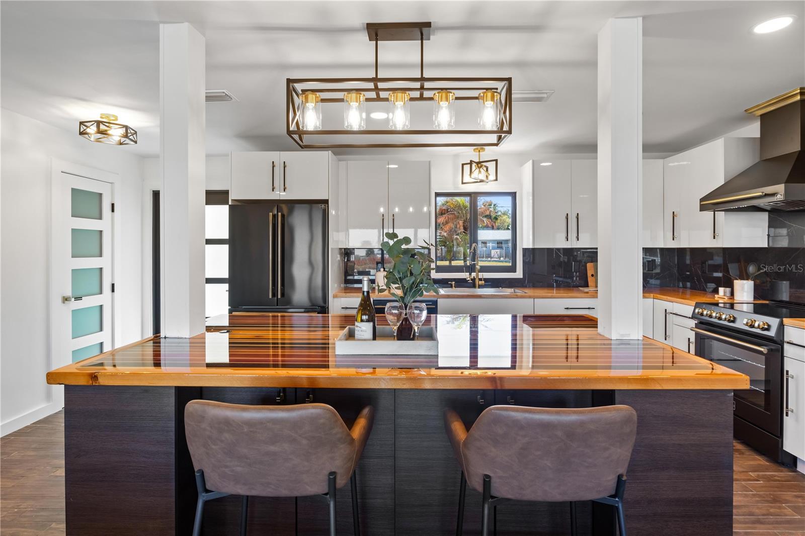 Image 11 of 61 For 203 Parkwood Lane