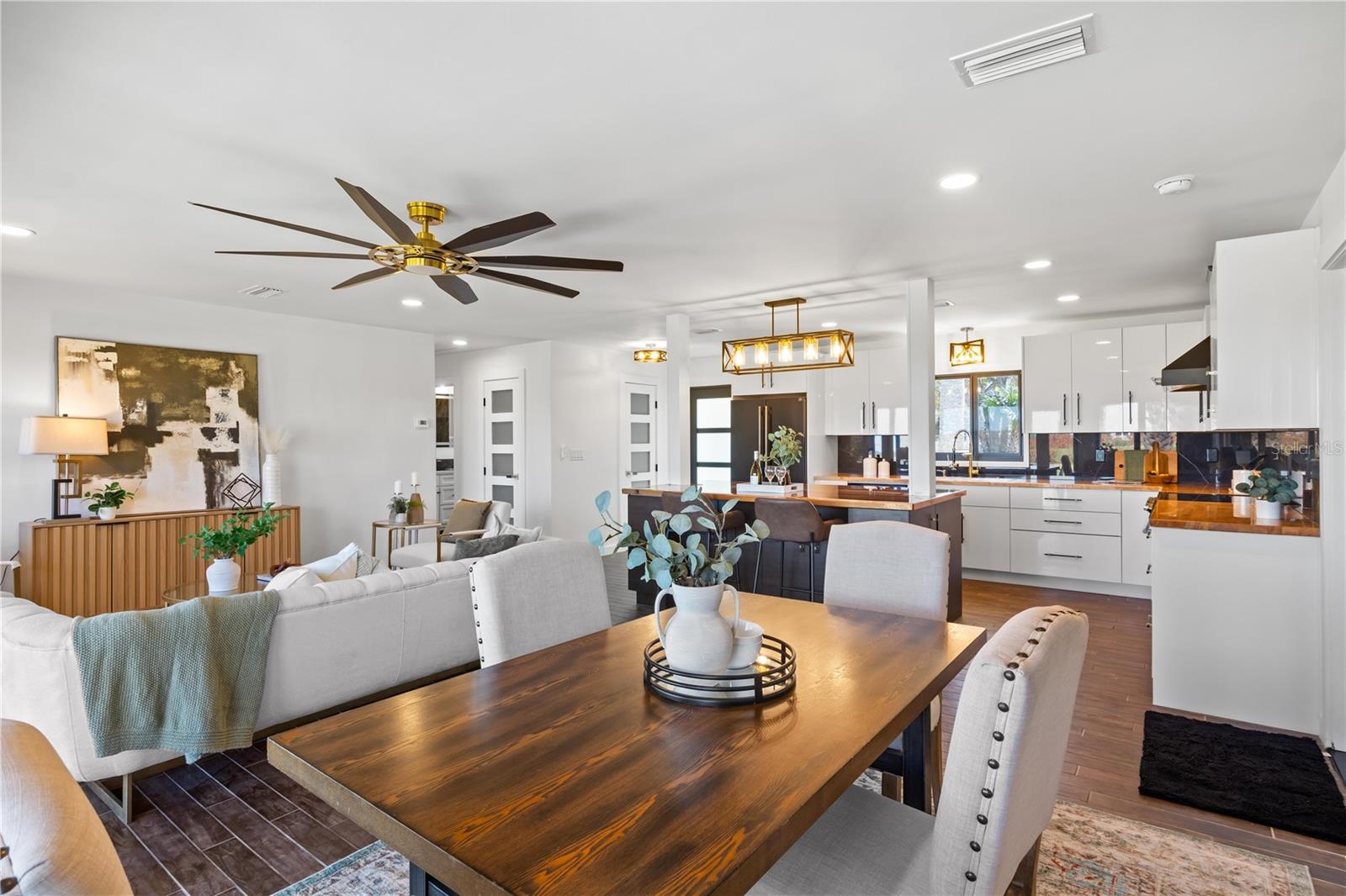 Image 13 of 61 For 203 Parkwood Lane