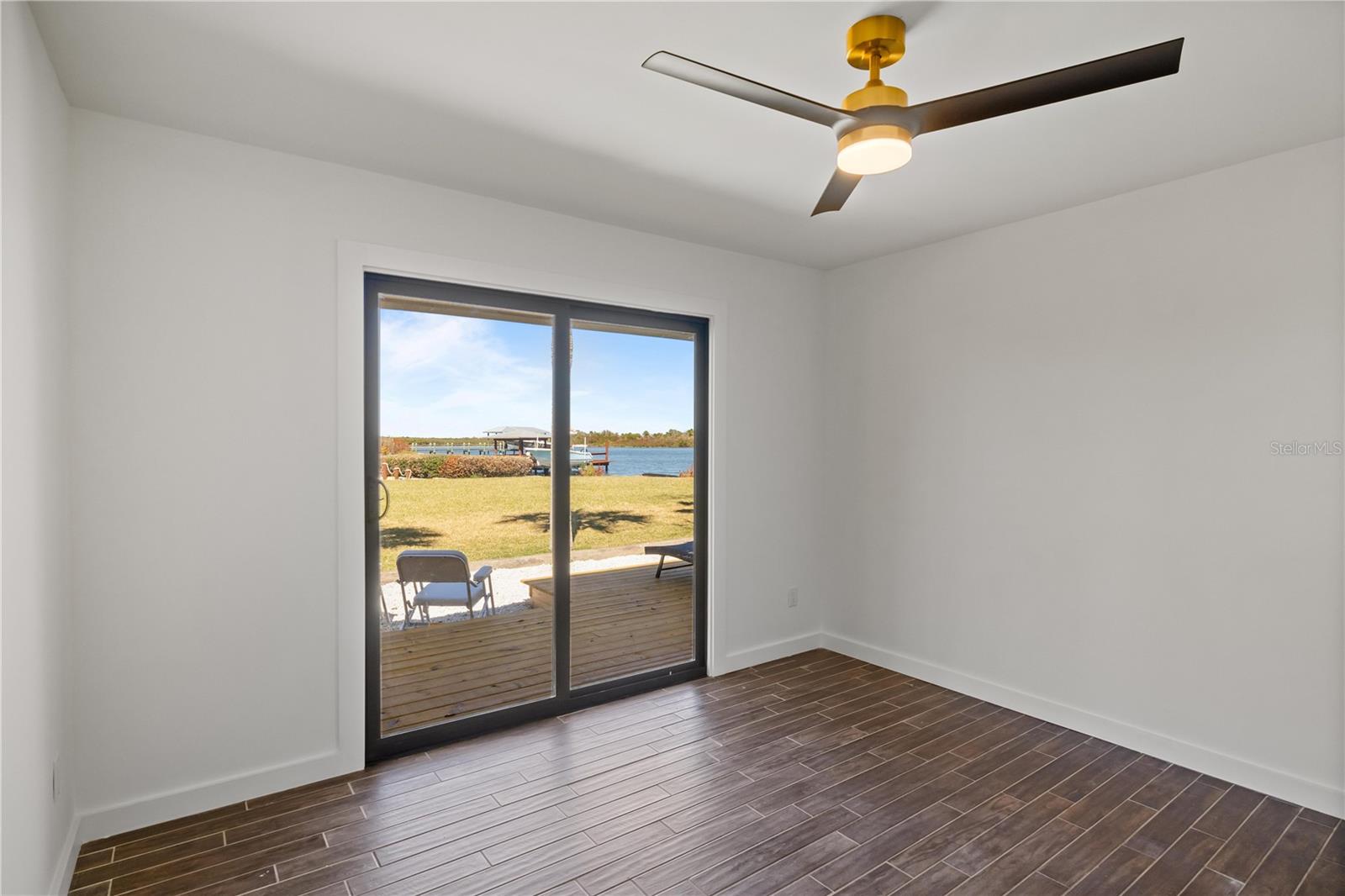 Image 23 of 61 For 203 Parkwood Lane