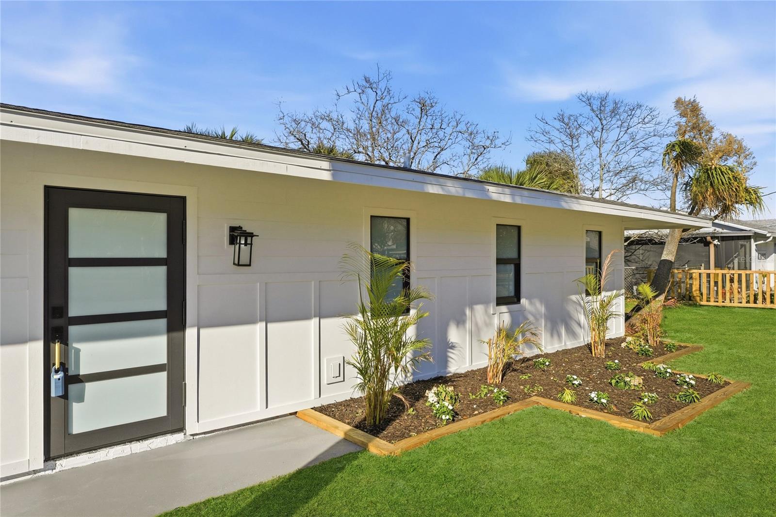 Image 32 of 61 For 203 Parkwood Lane