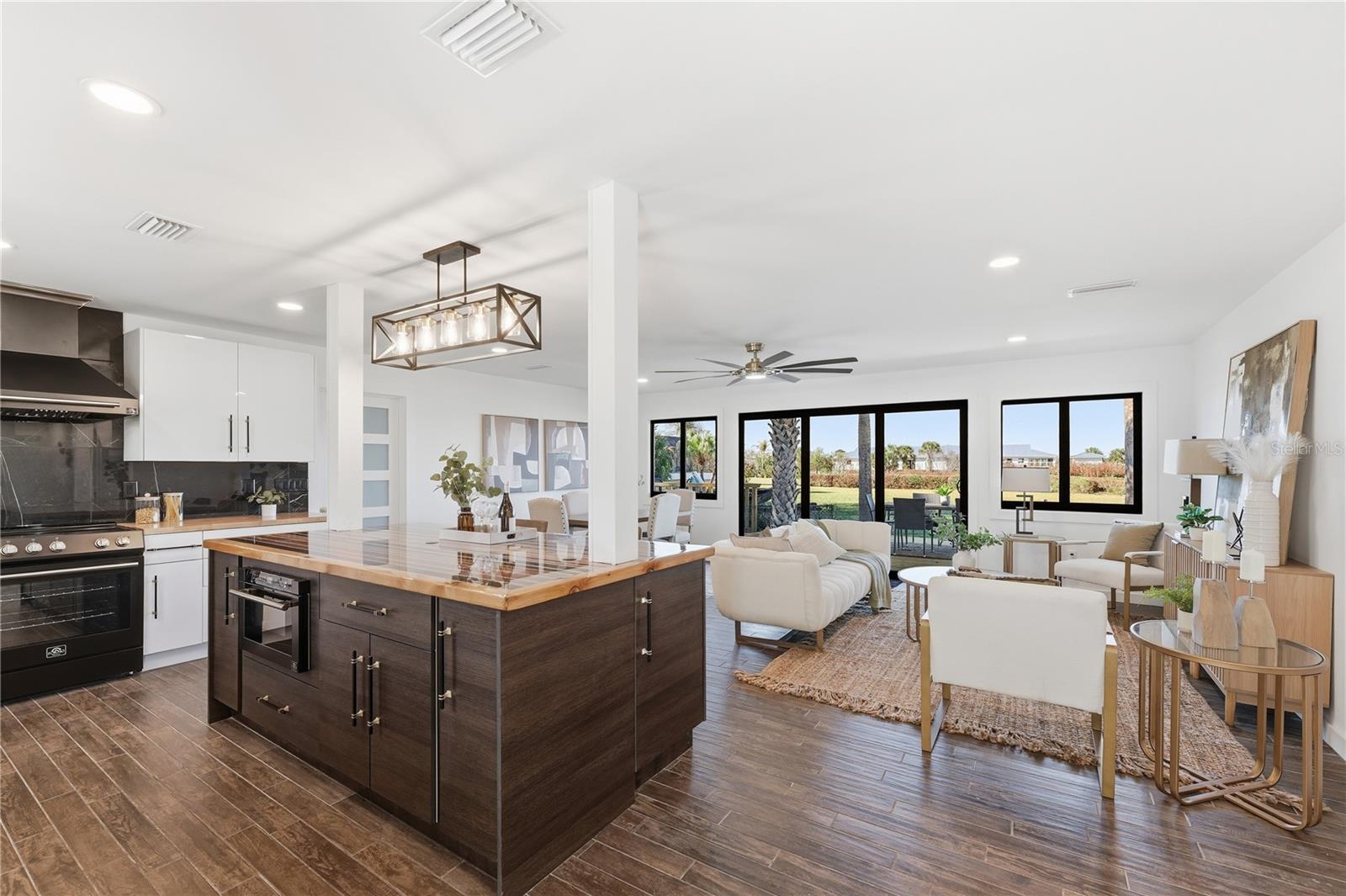 Image 34 of 61 For 203 Parkwood Lane