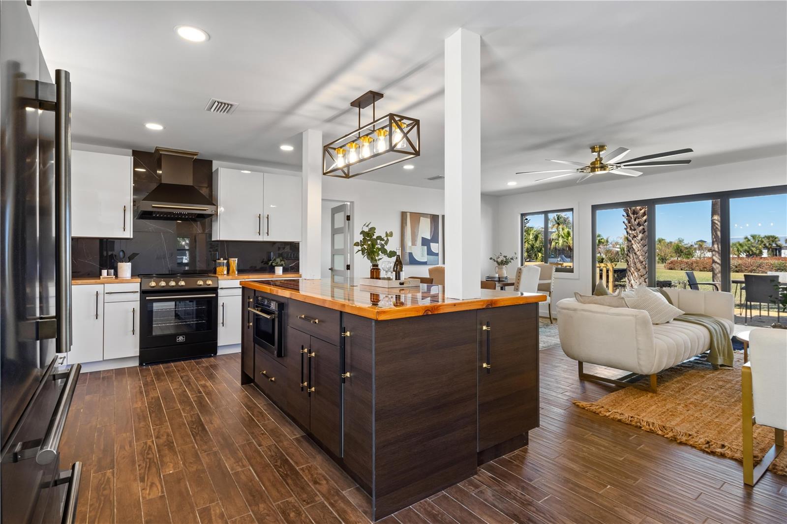 Image 4 of 61 For 203 Parkwood Lane