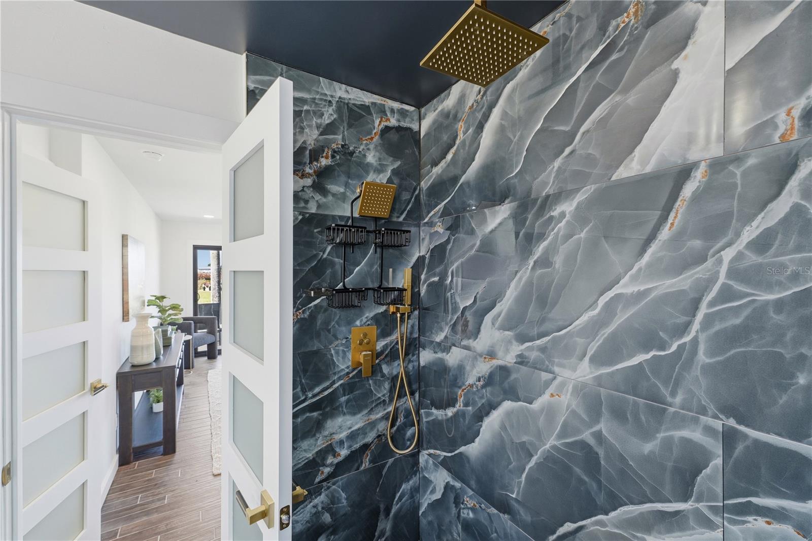 Image 53 of 61 For 203 Parkwood Lane