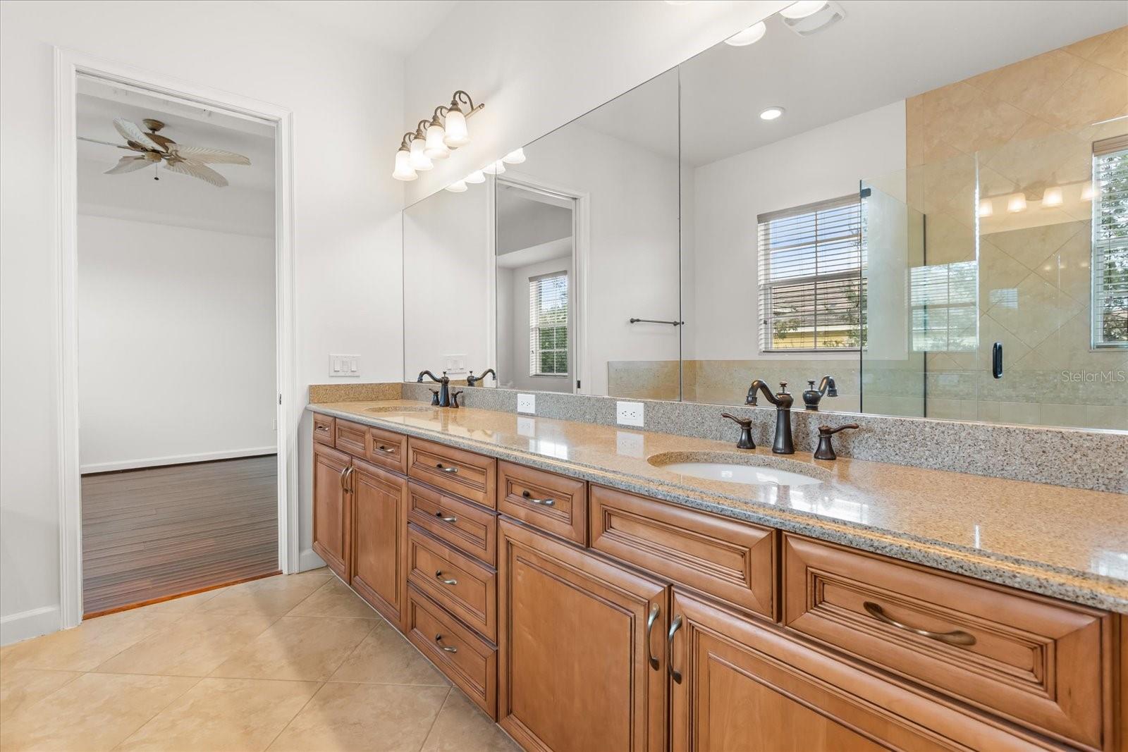 Image 15 of 39 For 1125 Bolton Place