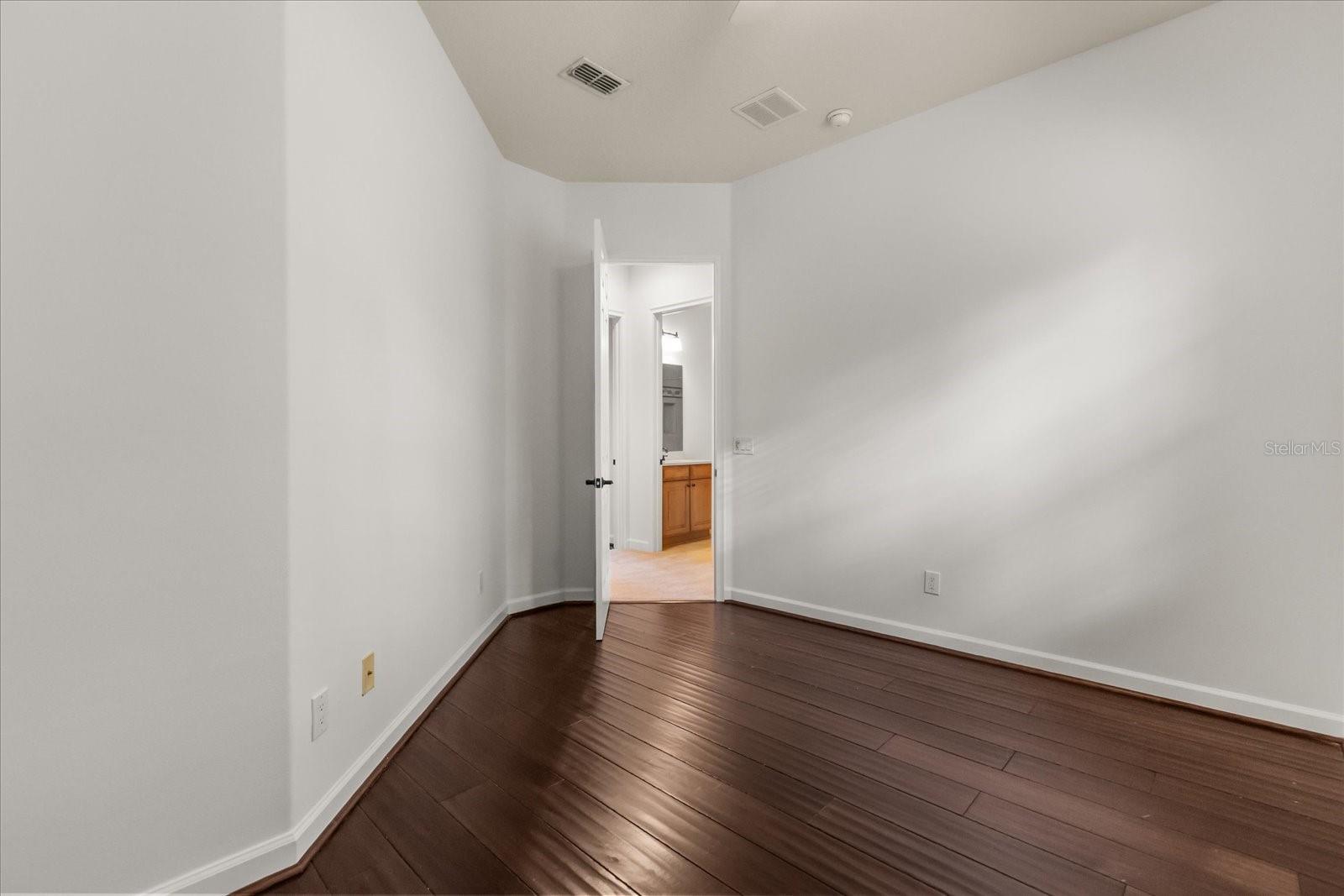 Image 20 of 39 For 1125 Bolton Place