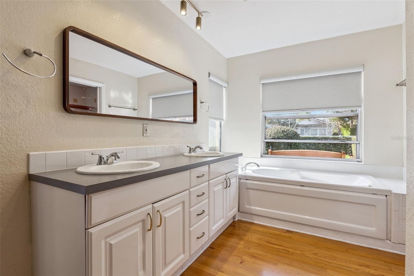 Image 17 of 31 For 3258 Orange Avenue