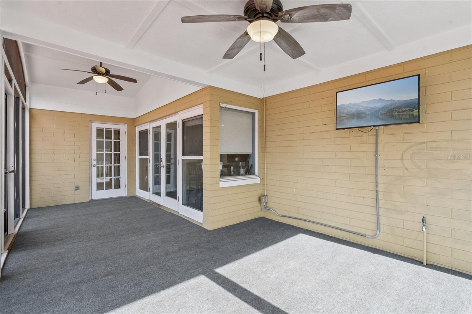 Image 23 of 31 For 3258 Orange Avenue