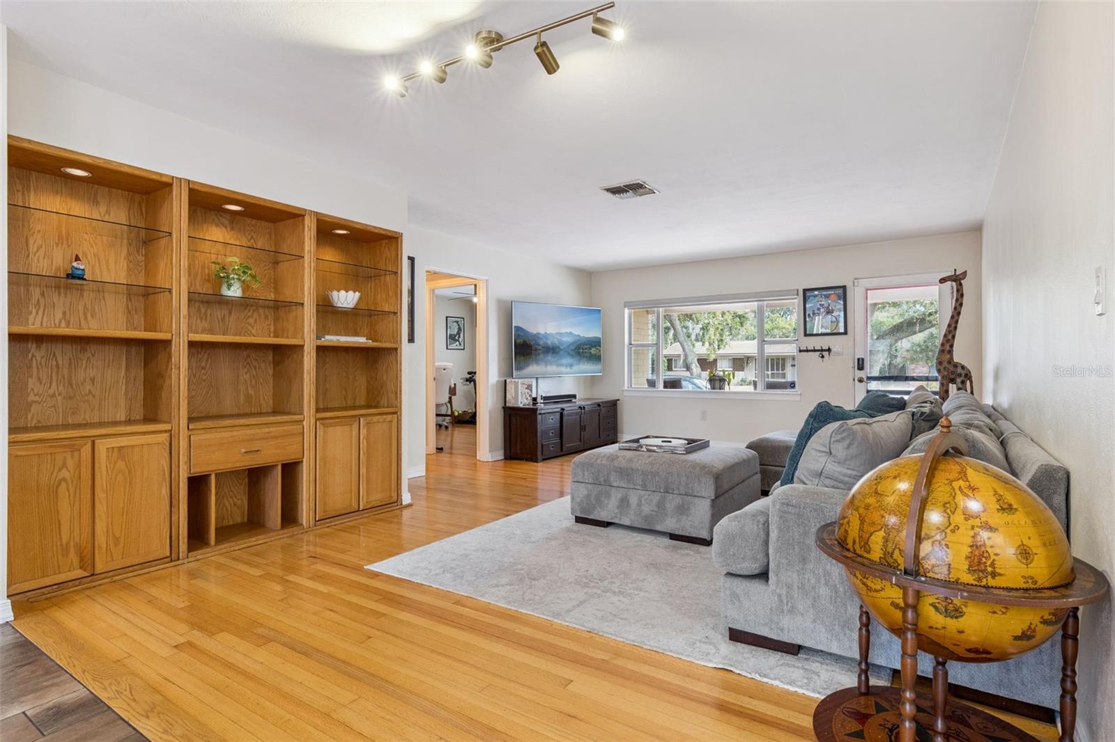 Image 8 of 31 For 3258 Orange Avenue