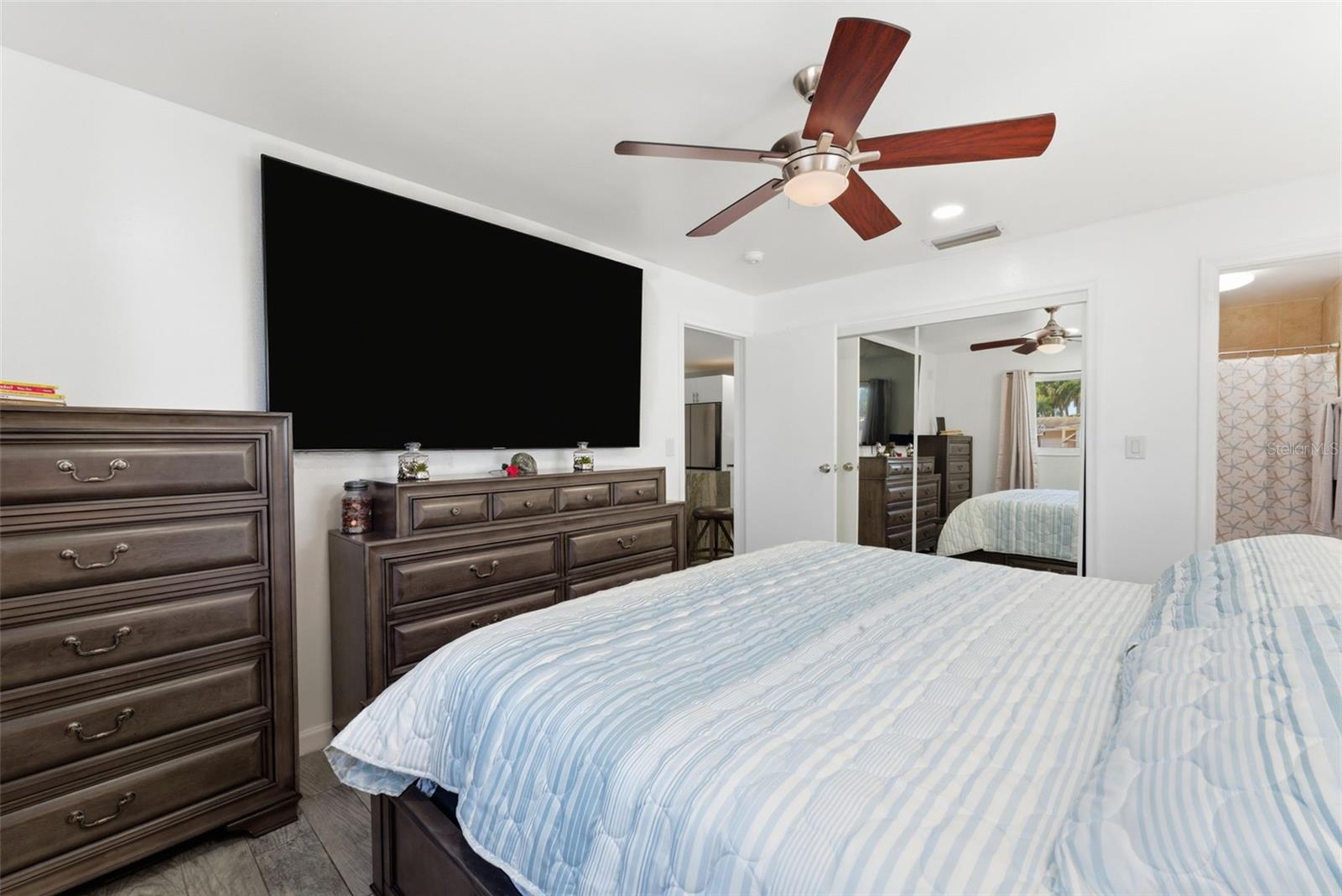 Image 12 of 37 For 2511 87th Avenue