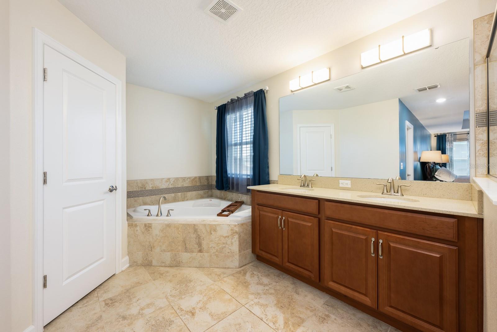 Image 12 of 35 For 11816 Campfire Story Lane