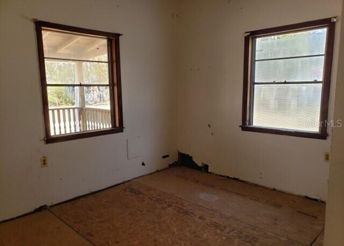 Image 13 of 17 For 706 Walnut Avenue