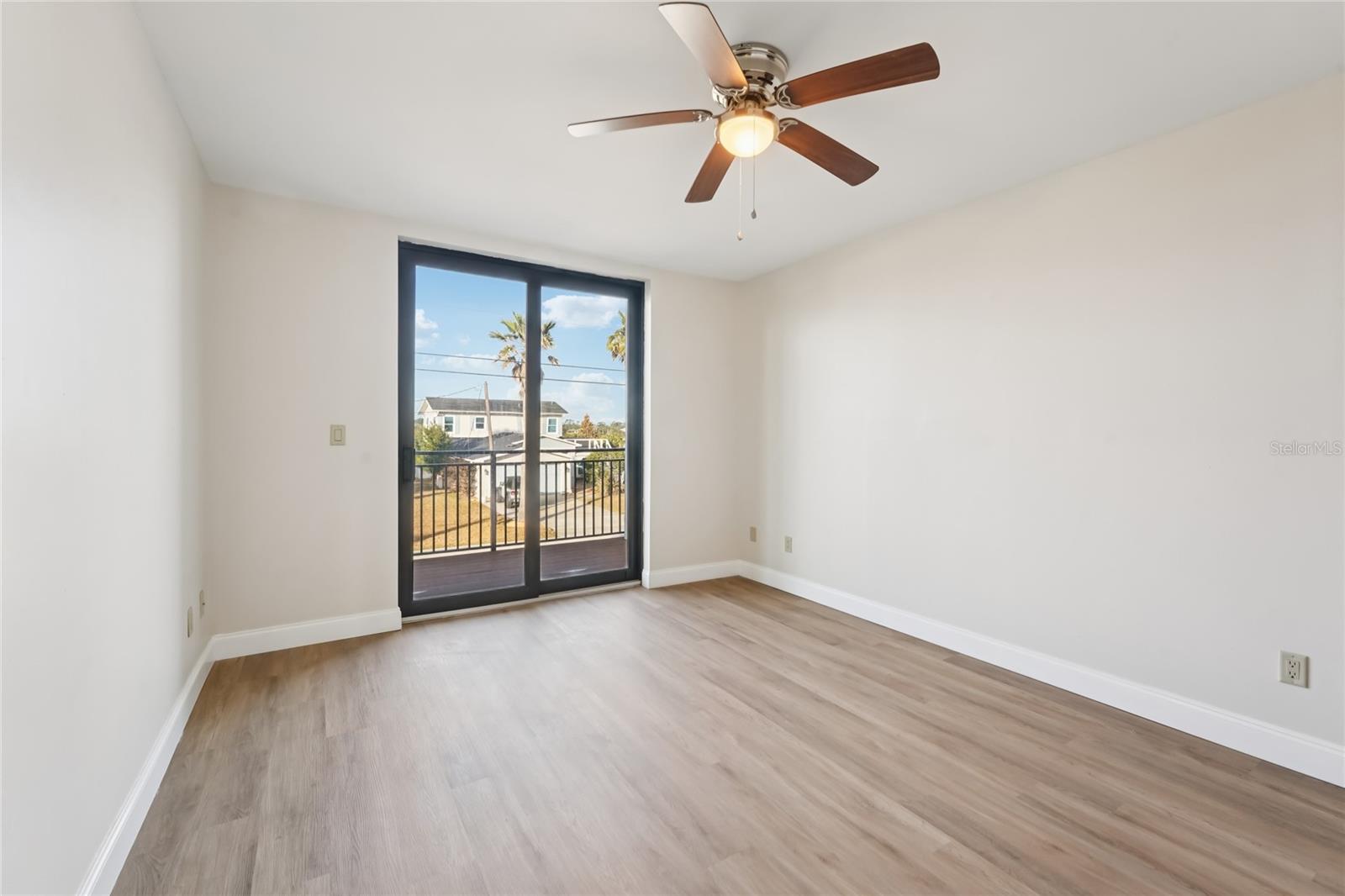 Image 19 of 26 For 2127 Ocean Shore Boulevard