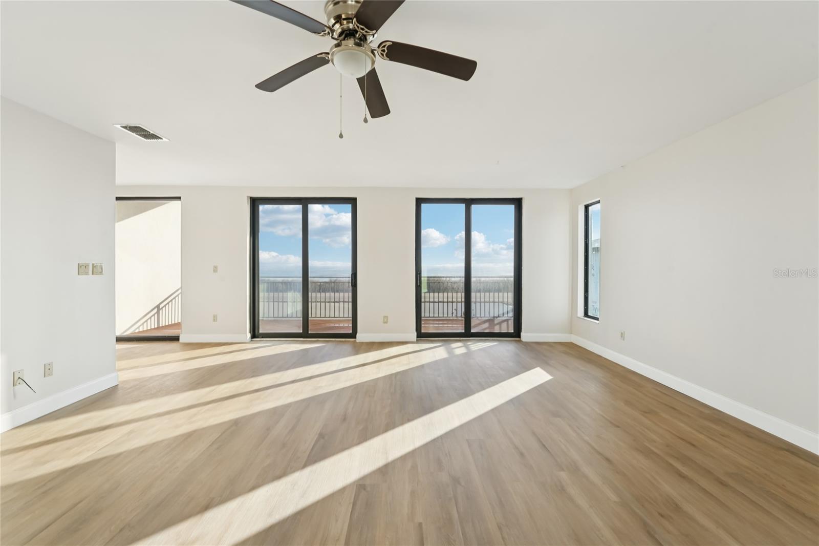 Image 8 of 26 For 2127 Ocean Shore Boulevard